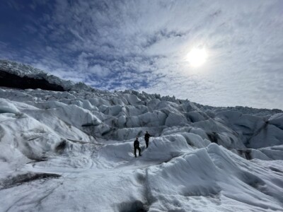 2 persons hiking in Skaftafell